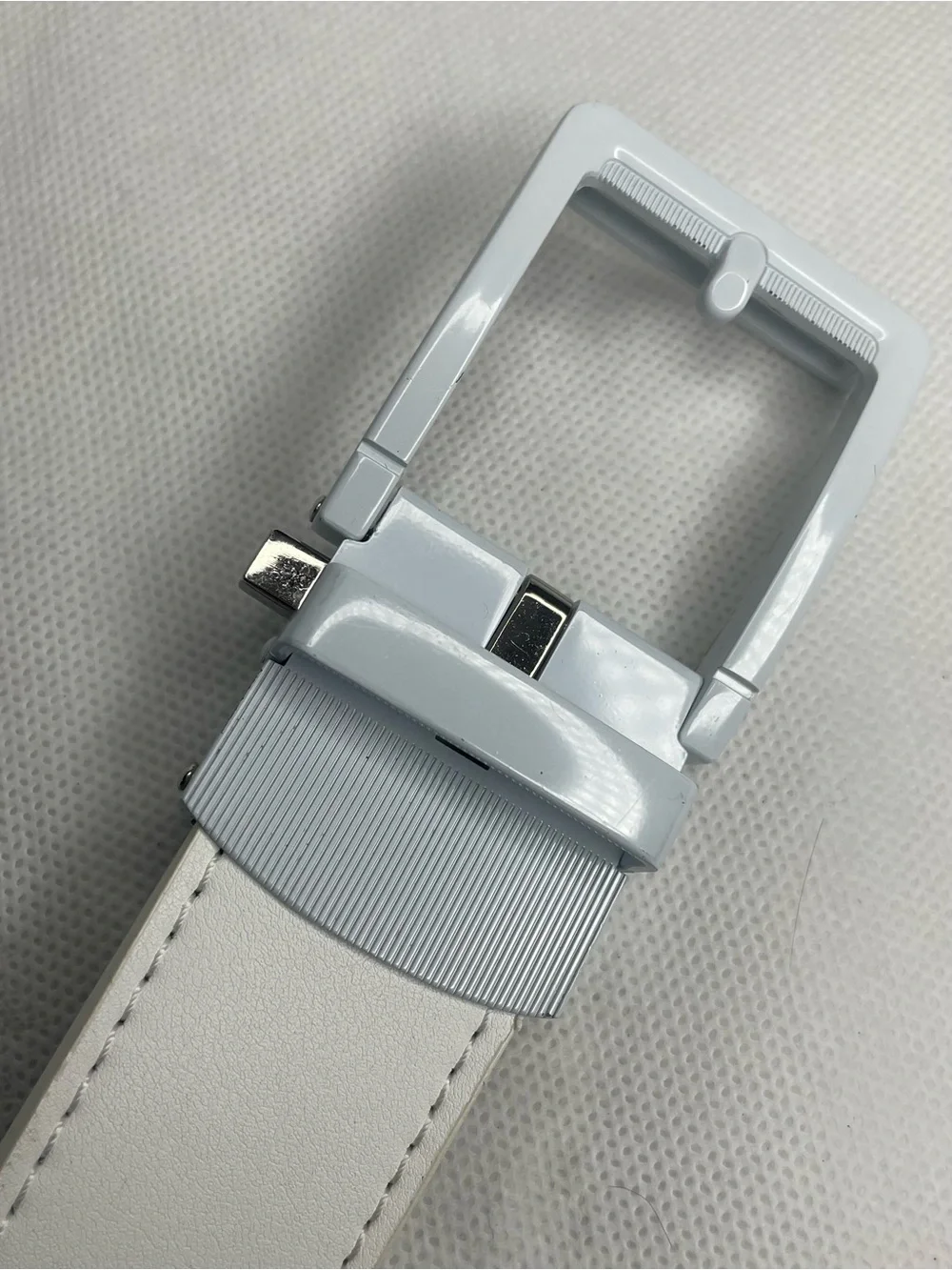 Nexbelt No Holes Ratchet Golf Belt Cut at 33” Grain Leather Mens White Metal Tan